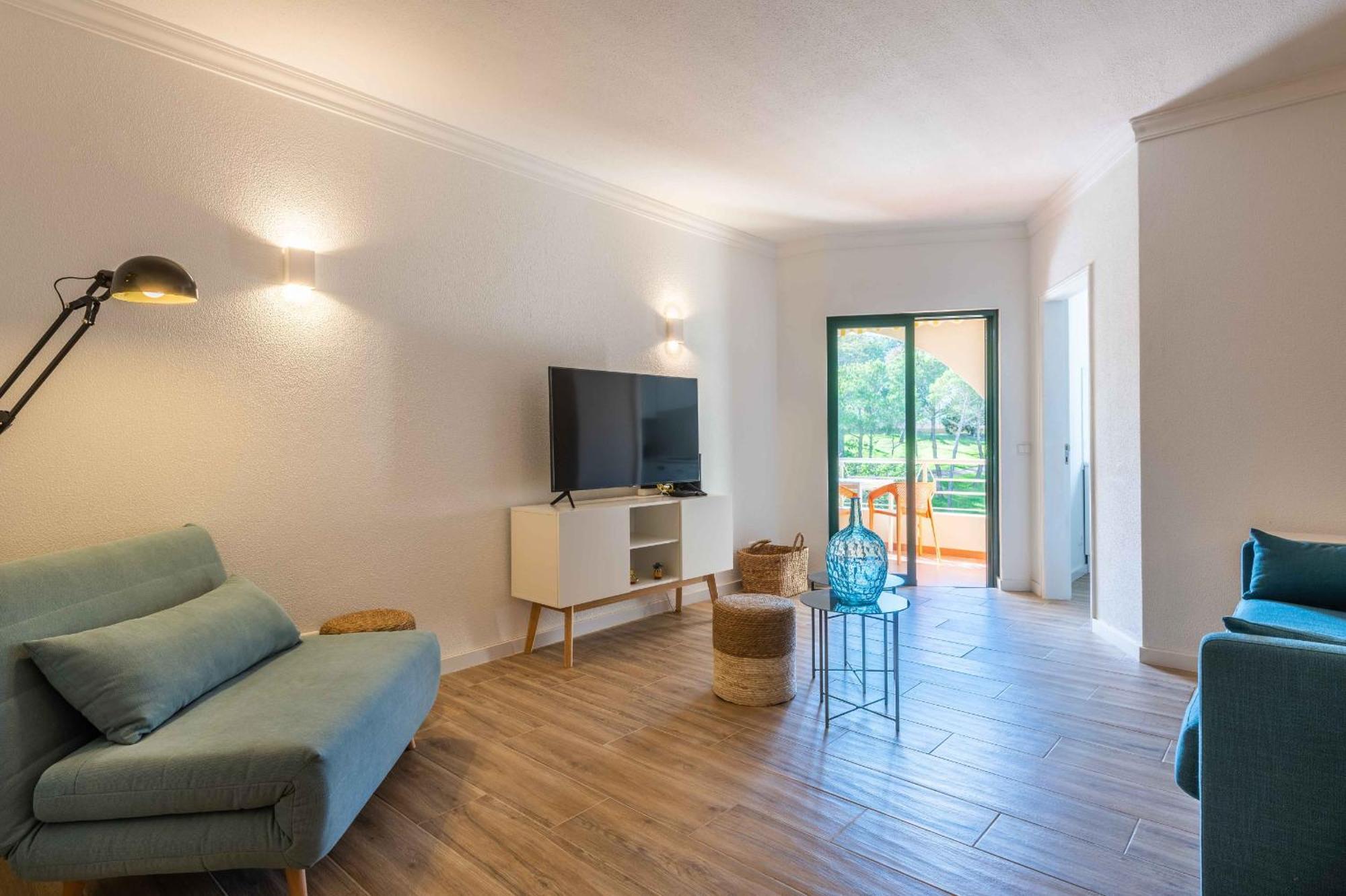 Salgados 1 Bedroom Apartment - 500M From The Beach Guia  Exteriör bild