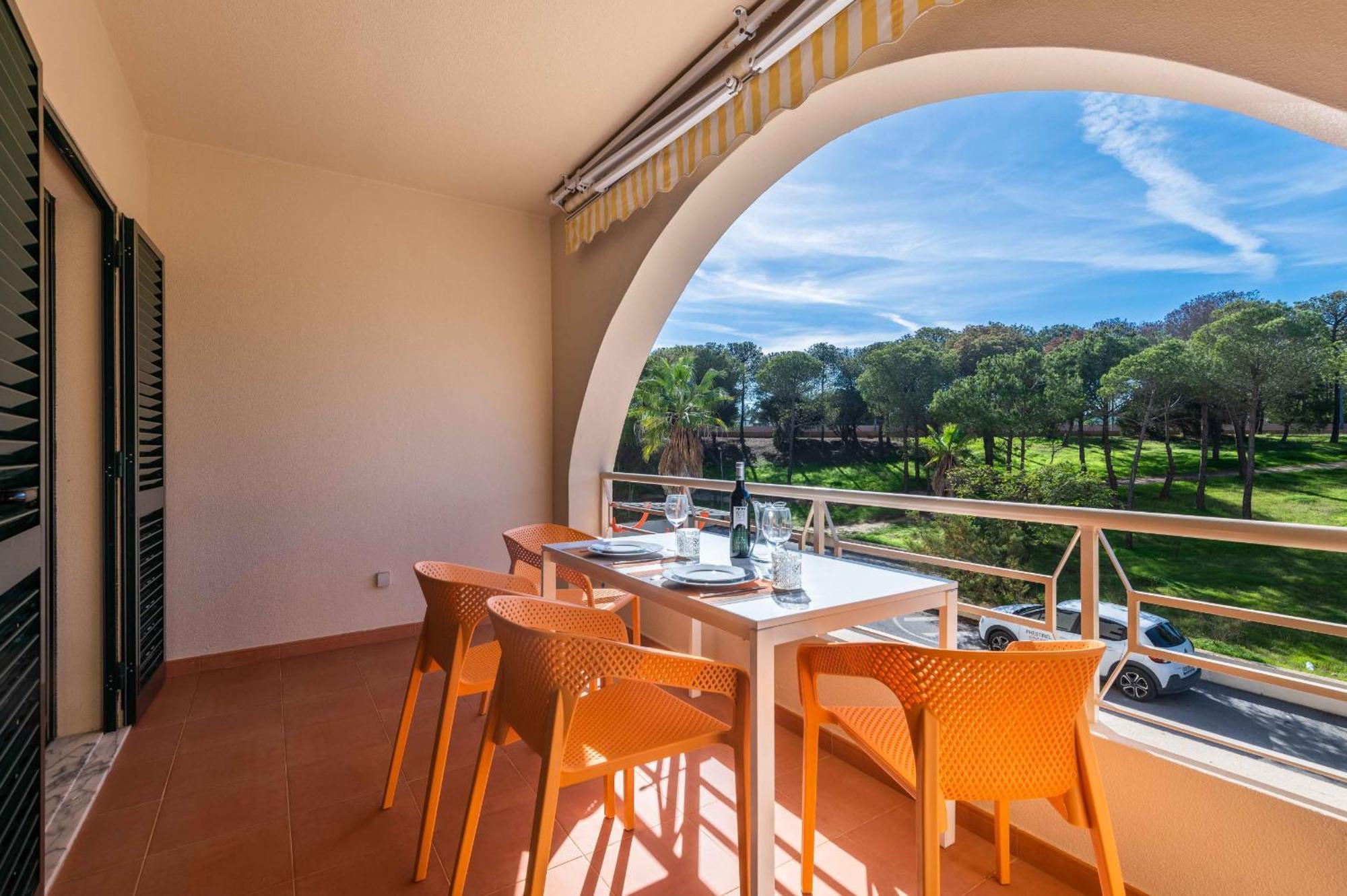 Salgados 1 Bedroom Apartment - 500M From The Beach Guia  Exteriör bild