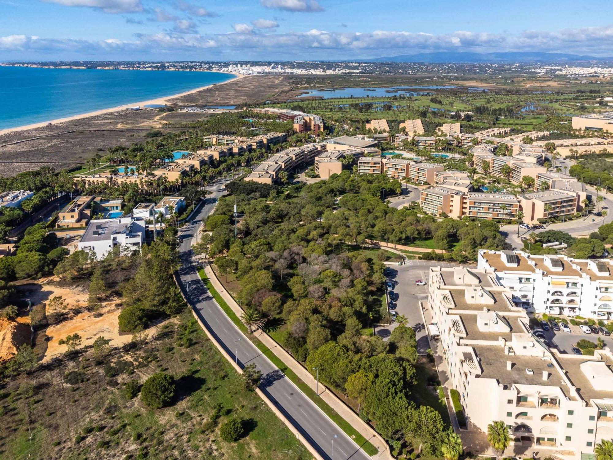 Salgados 1 Bedroom Apartment - 500M From The Beach Guia  Exteriör bild