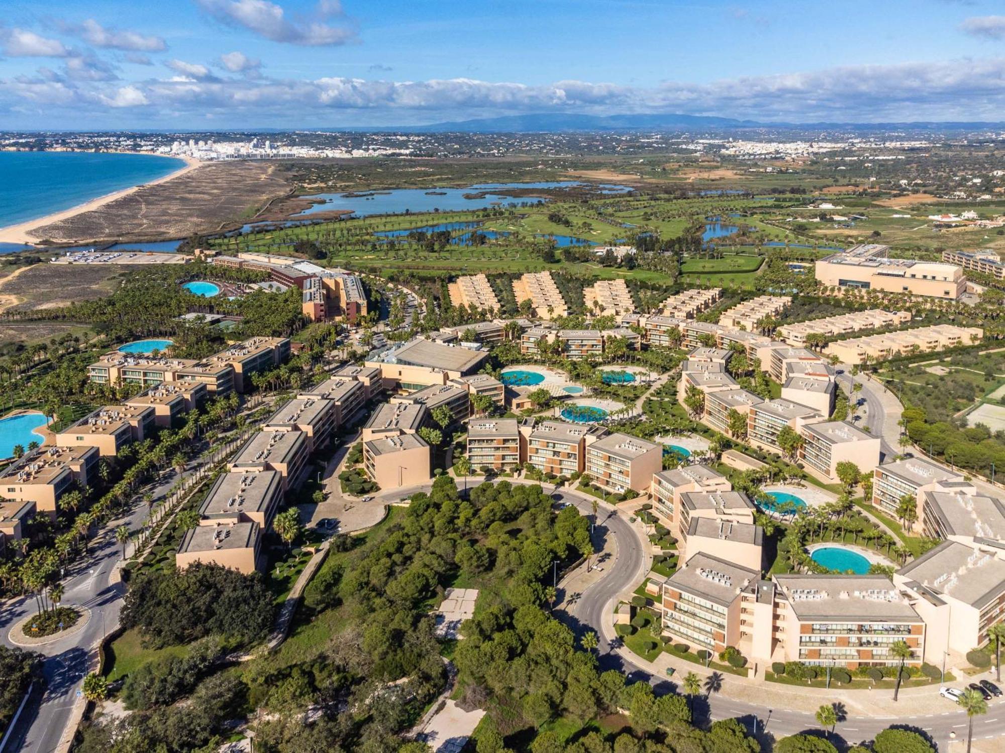Salgados 1 Bedroom Apartment - 500M From The Beach Guia  Exteriör bild
